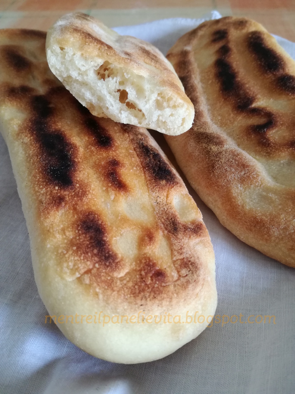Pane rustico in padella
