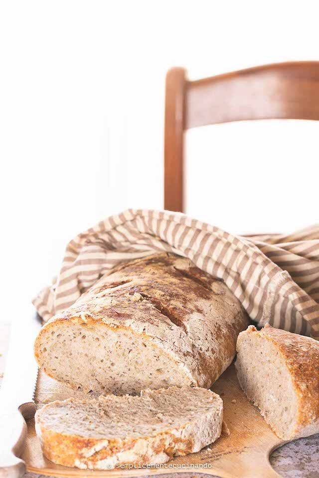 Pane semi integrale con pasta madre