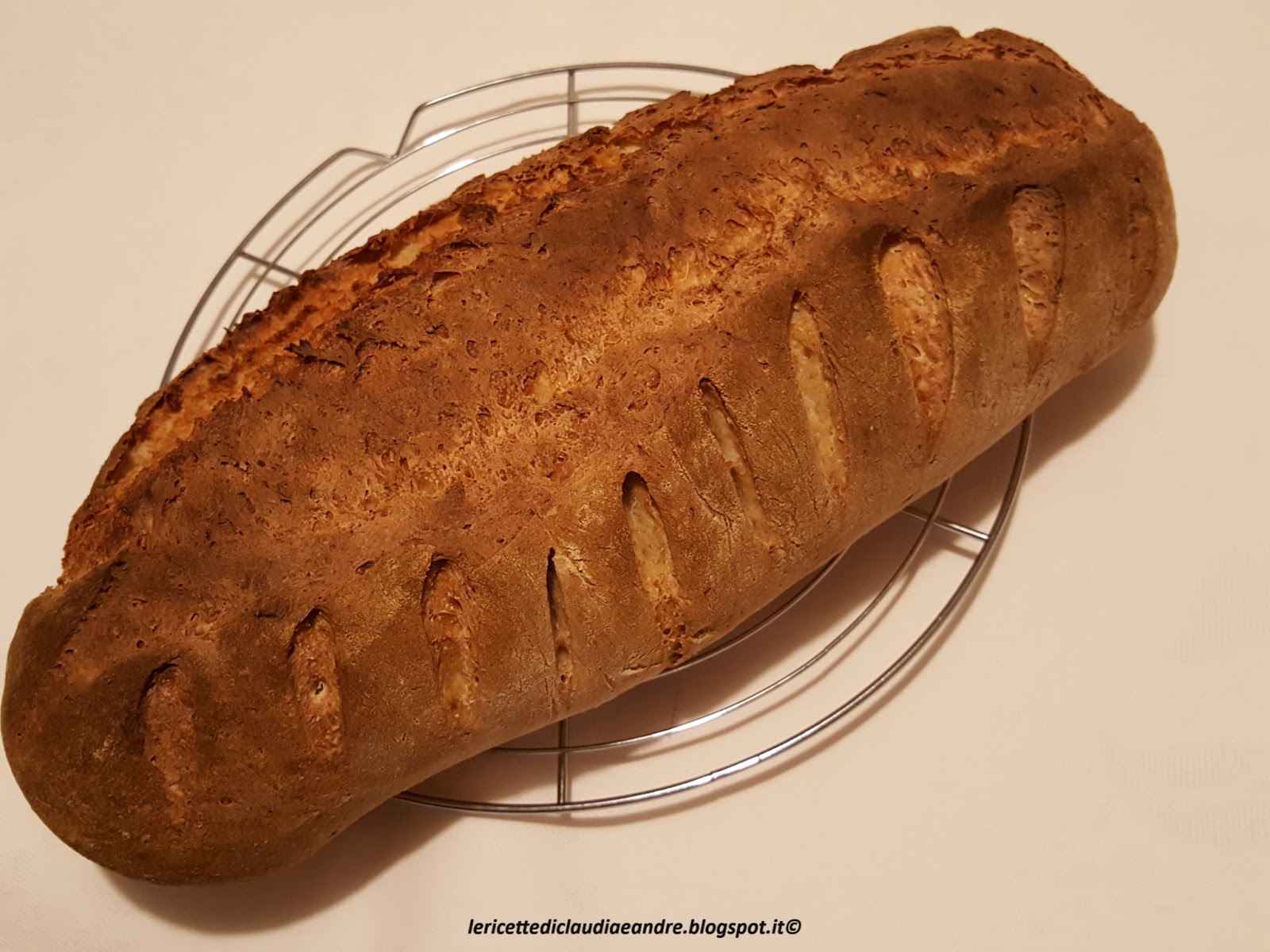 Pane semintegrale con lievito madre