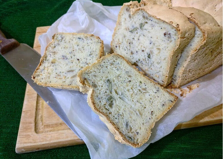 Pane senza glutine ai semi con la mdp
