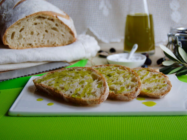 Pane senza sale, alla toscana