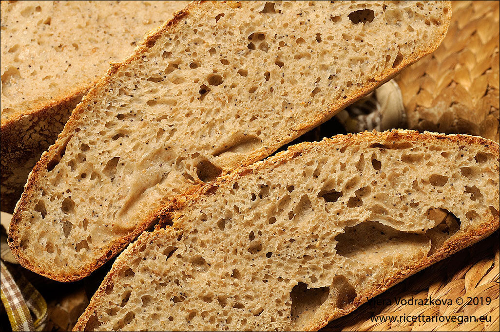 Pane supermorbido al farro con porridge di 6 cereali