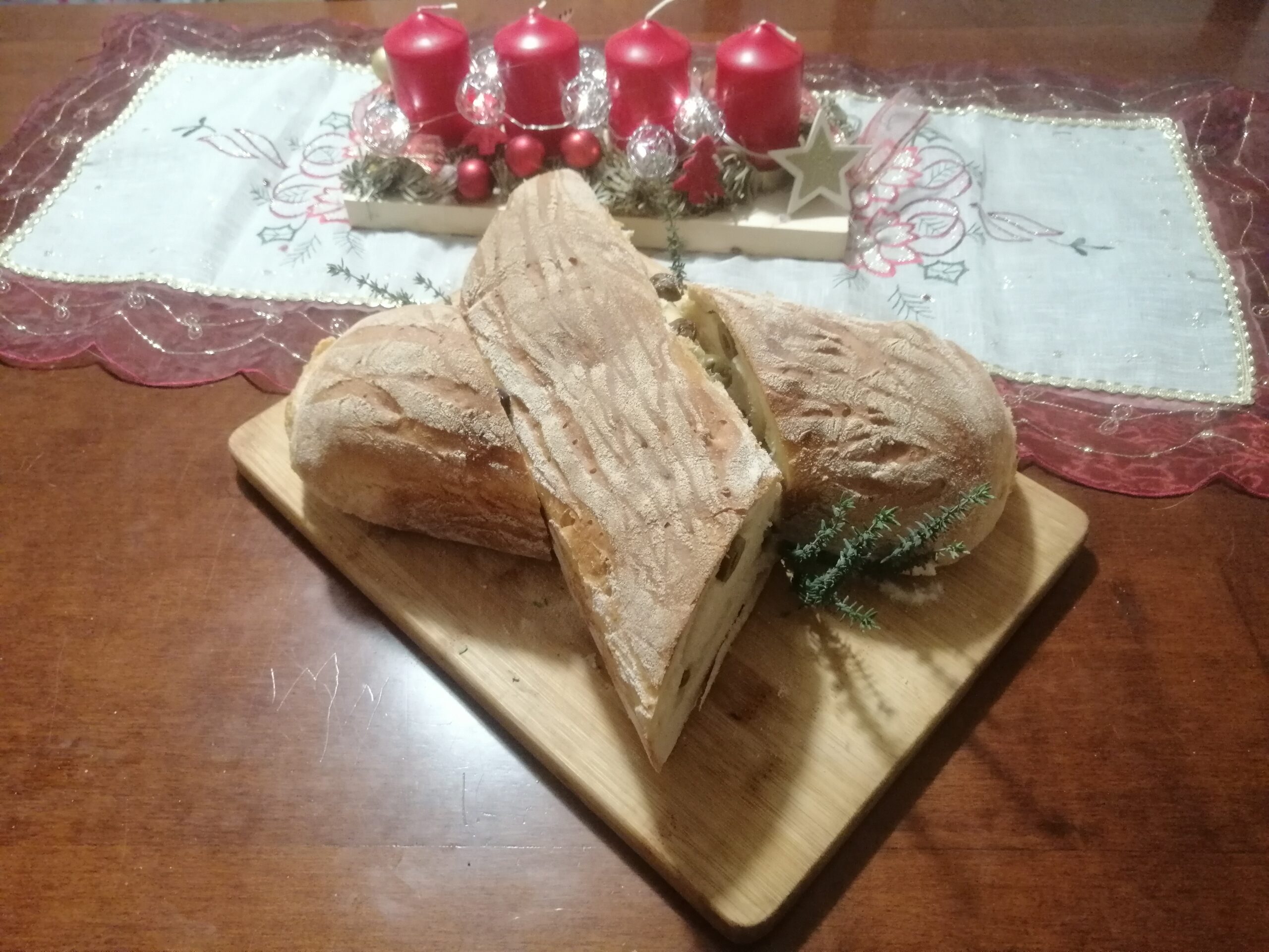 Pane tronchetto di natale alle olive