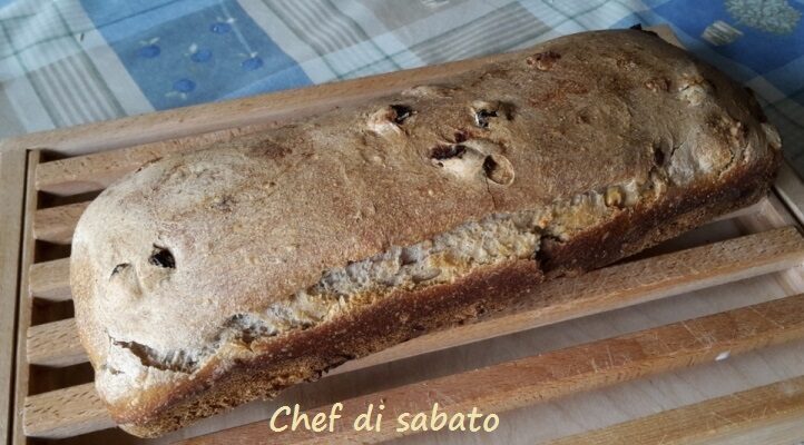 Pane uvetta e noci con lievito naturale