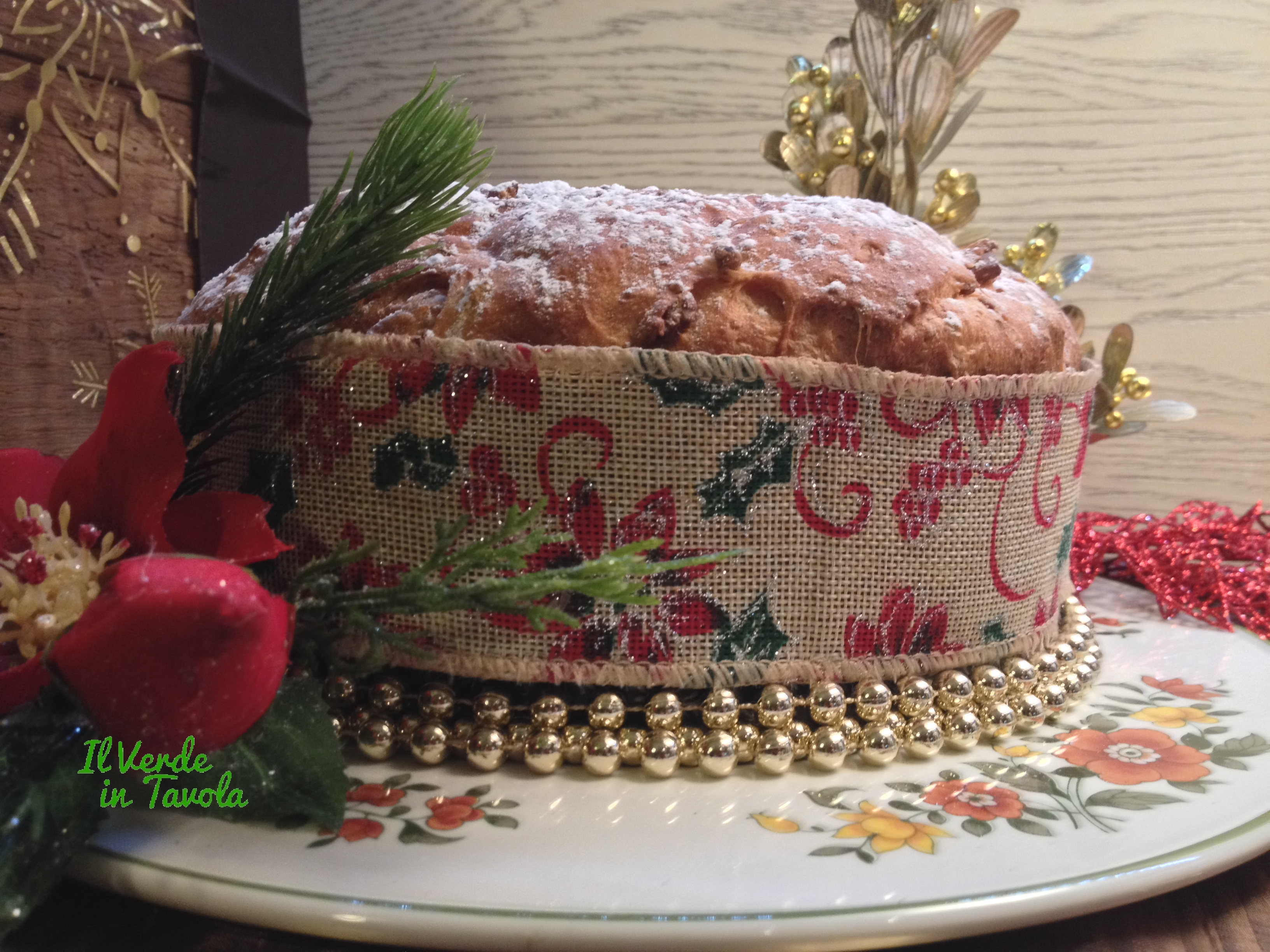 Panettone basso vegano con mandorle e uvetta sultanina