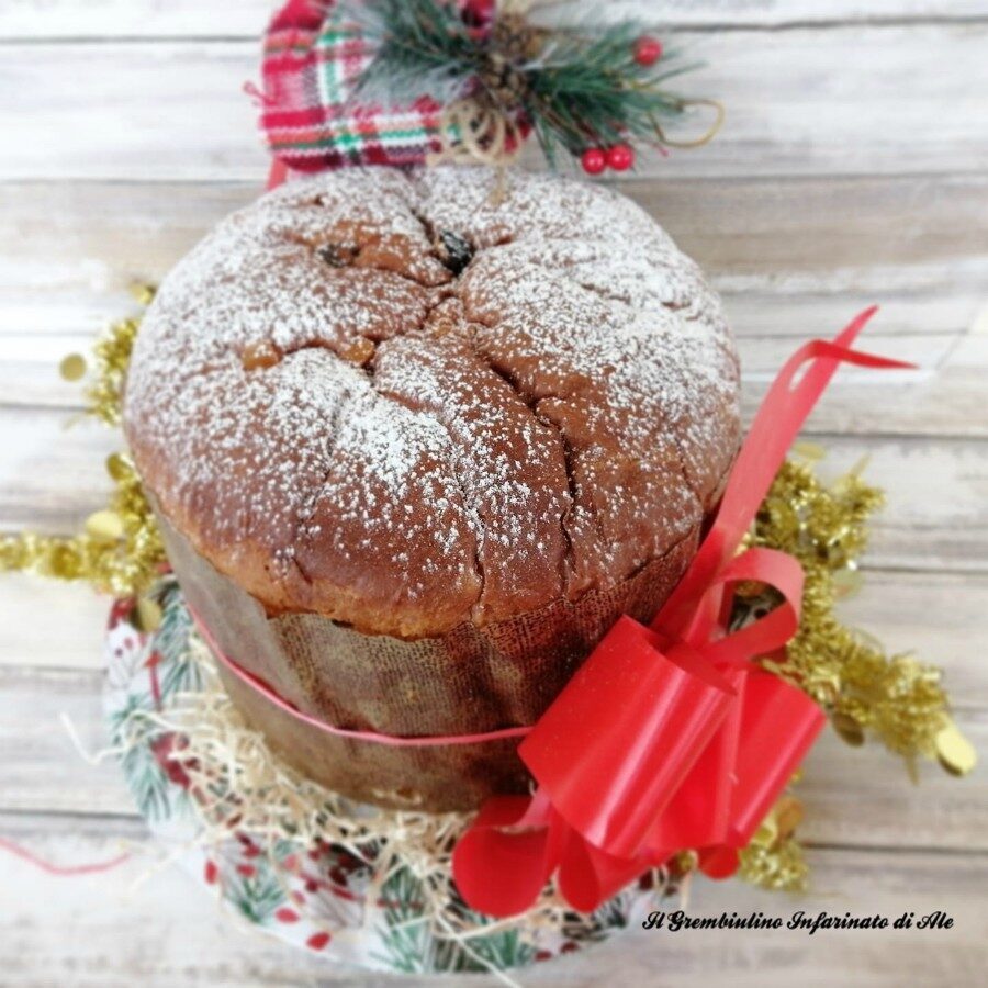 Panettone classico con uvetta e canditi