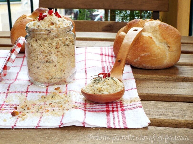 Pangrattato aromatizzato al rosmarino e peperoncino