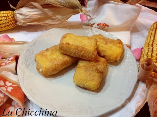 “panini” al formaggio di polenta fritti
