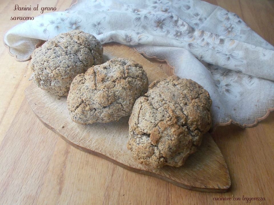 Panini al grano saraceno – lievito madre