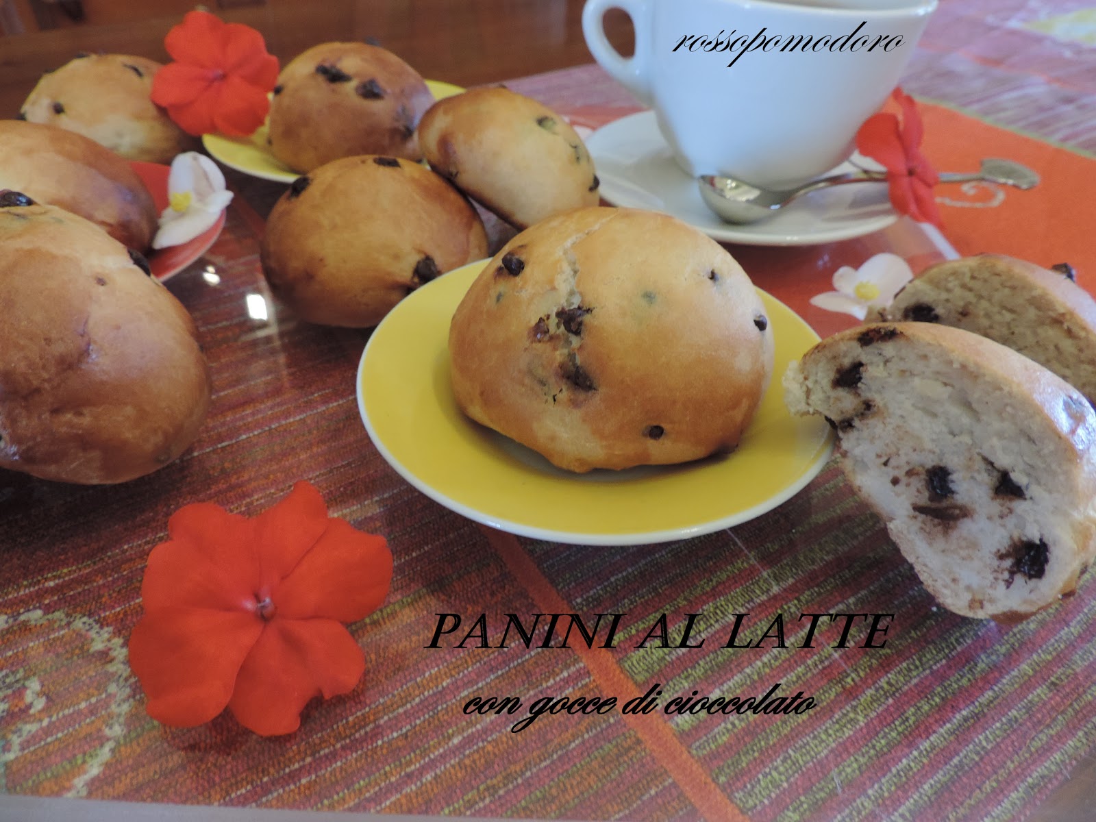 Panini al latte con gocce di cioccolato