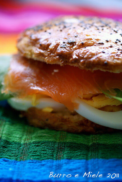 Panini al latte di christophe felder, farciti di trota affumicata e chèvre
