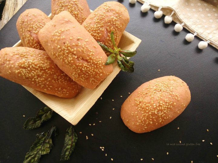 Panini alla barbabietola senza glutine