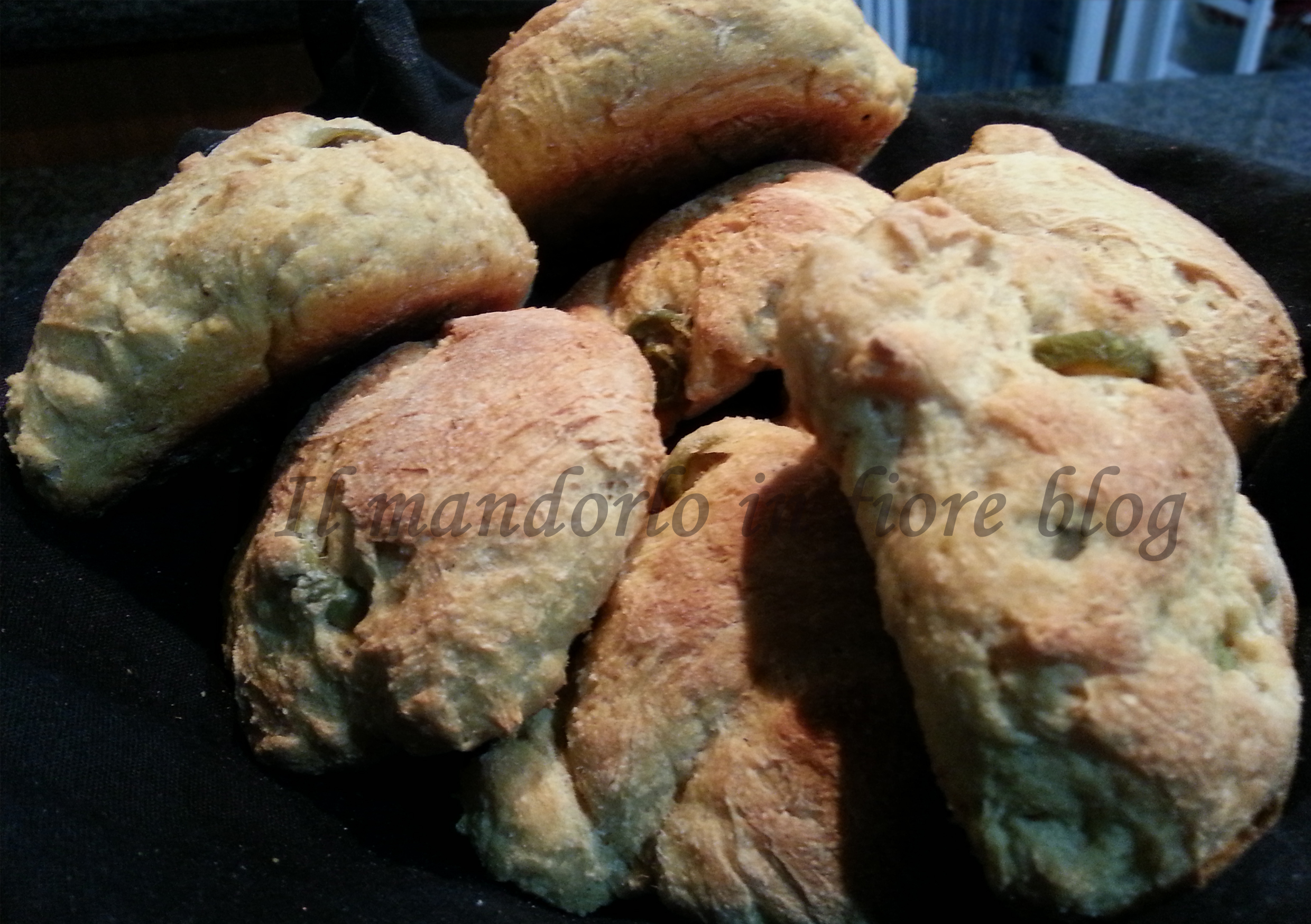 Panini alle olive con farina di tumminia