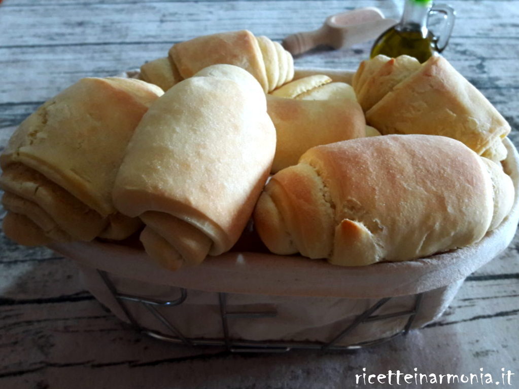 Panini all’olio arrotolati
