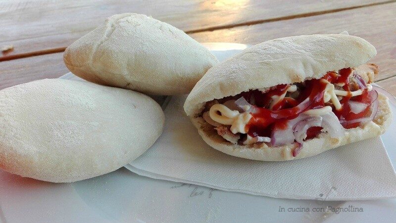Panini arabi con esubero di pasta madre