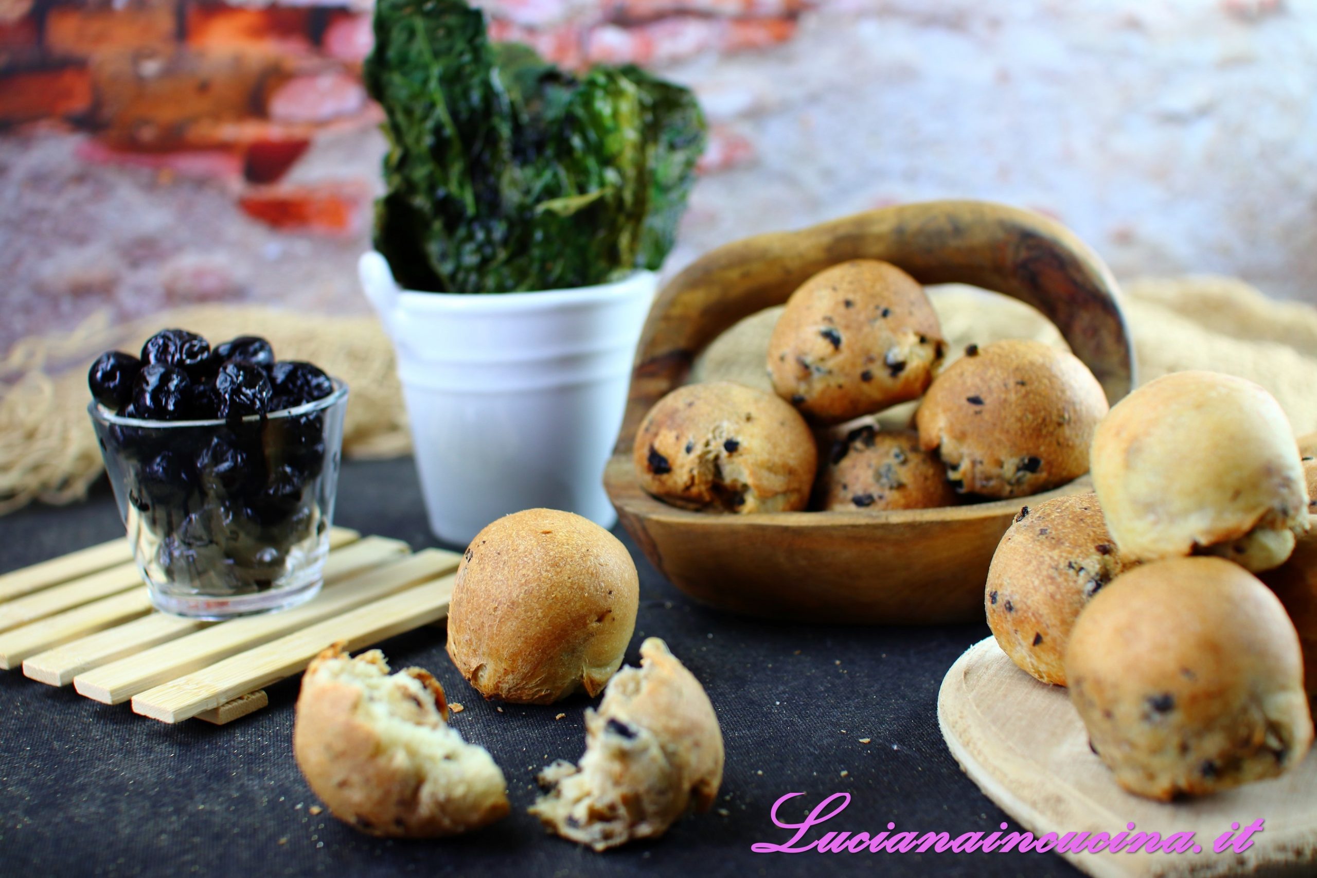 Panini con olive nere