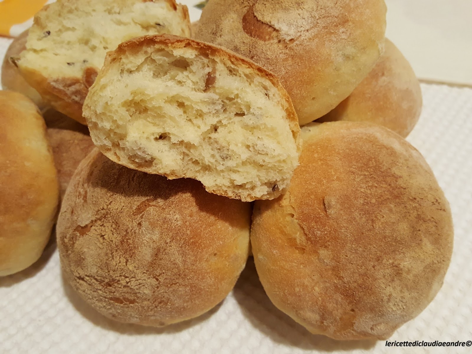 Panini con semola di grano duro e misto di semi