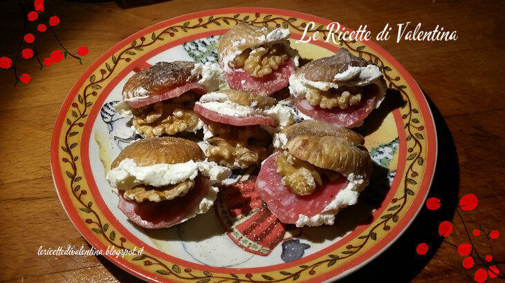 Panini di fichi salame, noci e caprino….finger food delle feste