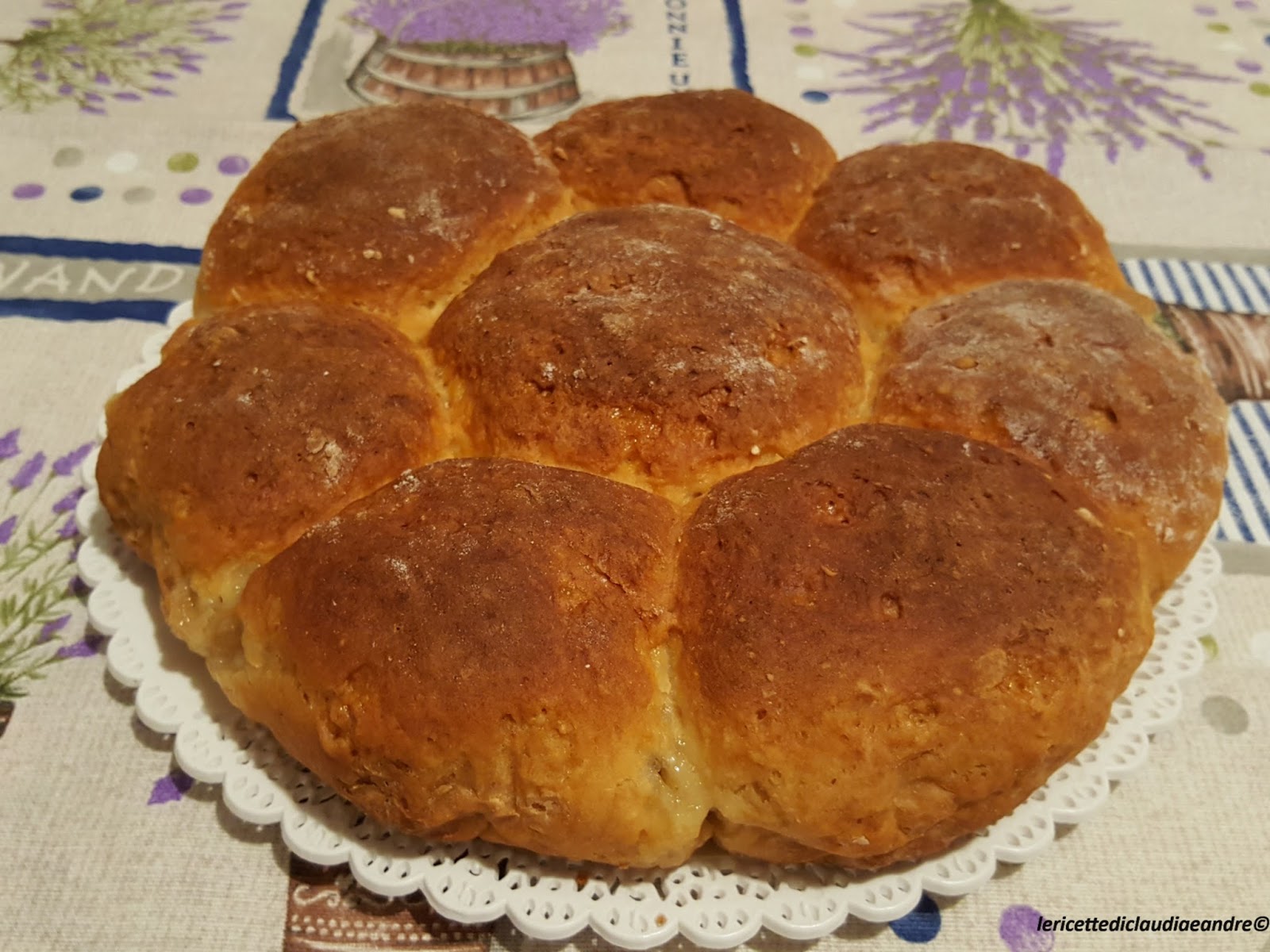 Panini dolci alla ricotta, miele, senza grassi, e con confettura di pere e zenzero