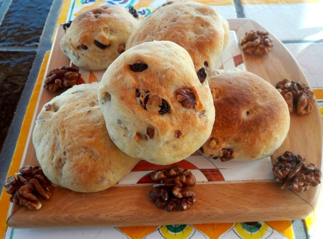 Panini morbidi alla frutta secca