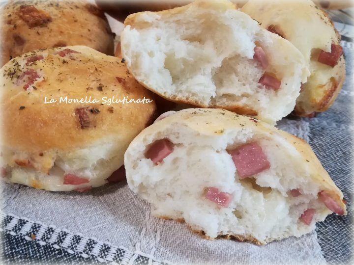 Panini morbidi con prosciutto cotto e provola