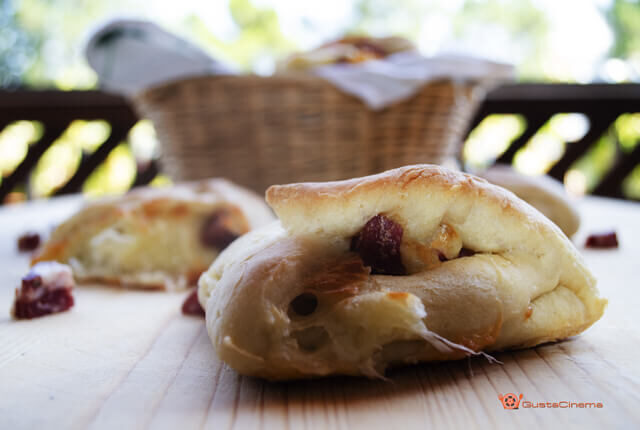Panini napoletani ricetta facile e sfiziosa