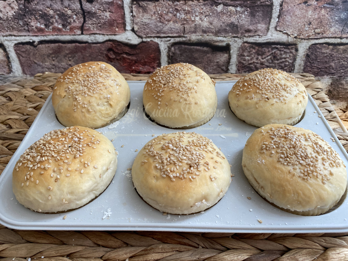 Panini per hamburger con stampo in silicone ricetta bimby