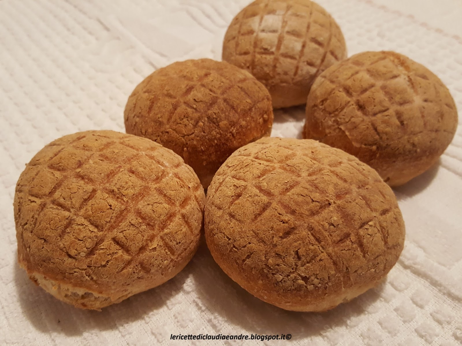 Panini semintegrali  al latte e lievito madre