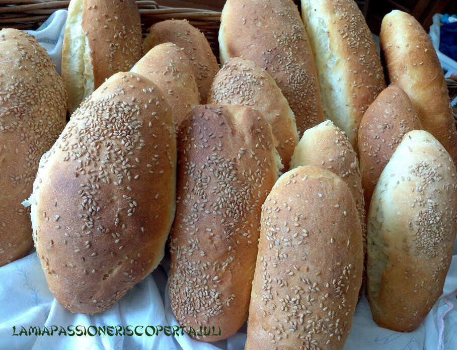Panini siciliani con sesamo, farina