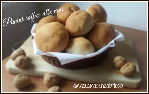 Panini soffici alle noci con e senza lievito madre