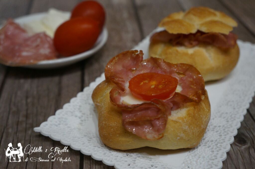 Panino al salame in versione calda