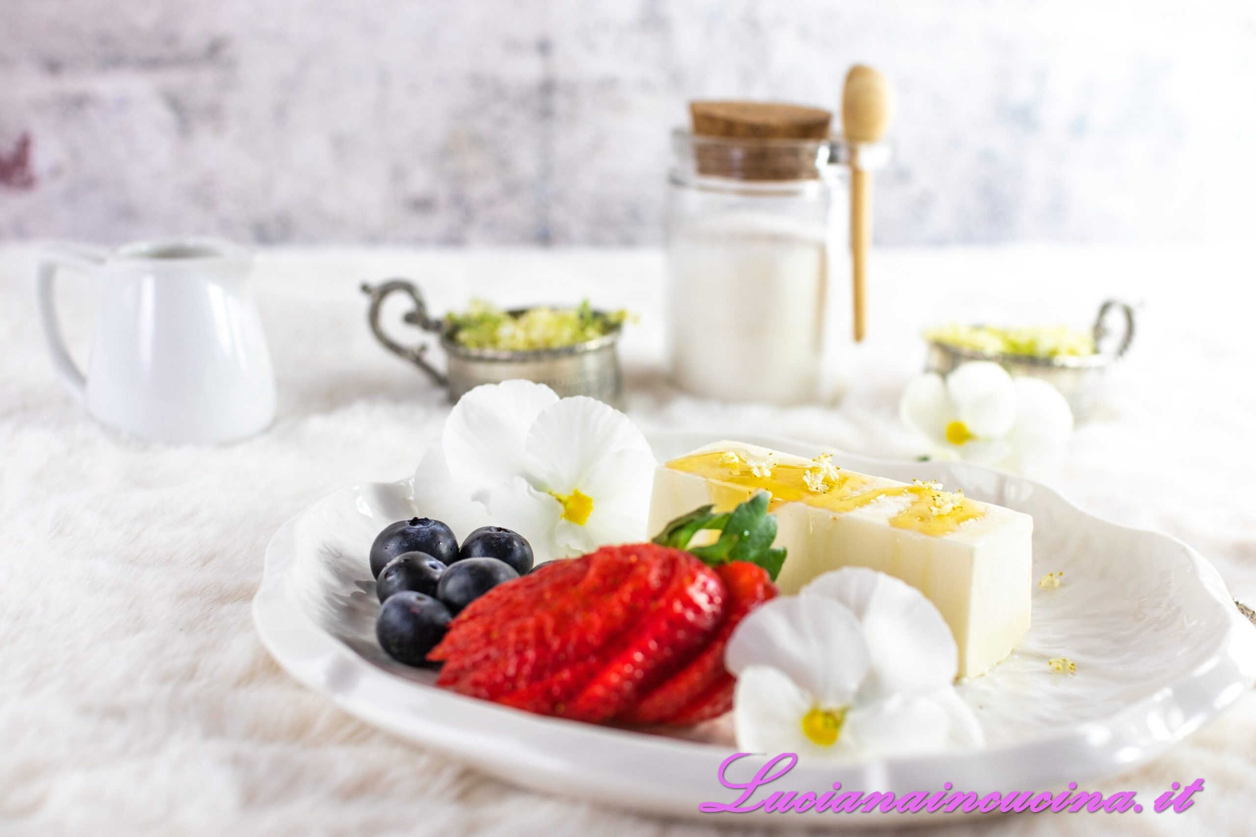 Panna cotta ai fiori di sambuco