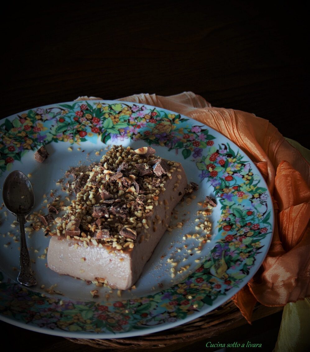 Panna cotta al cioccolato e nocciole