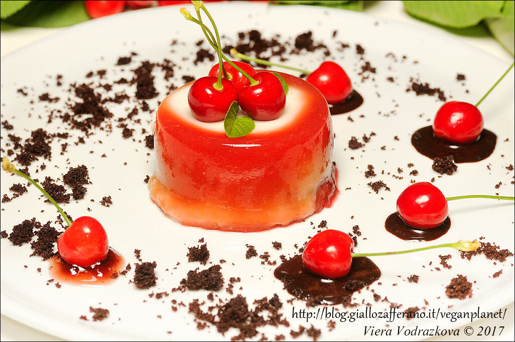Panna cotta alle ciliegie