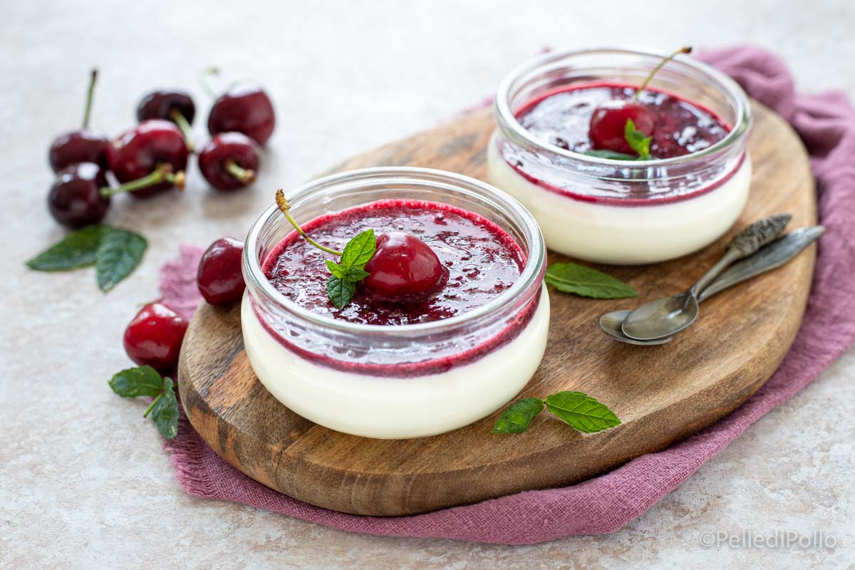 Panna cotta alle ciliegie