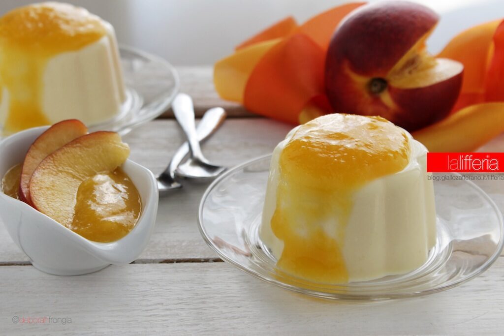 Panna cotta alle pesche | Ricetta facile