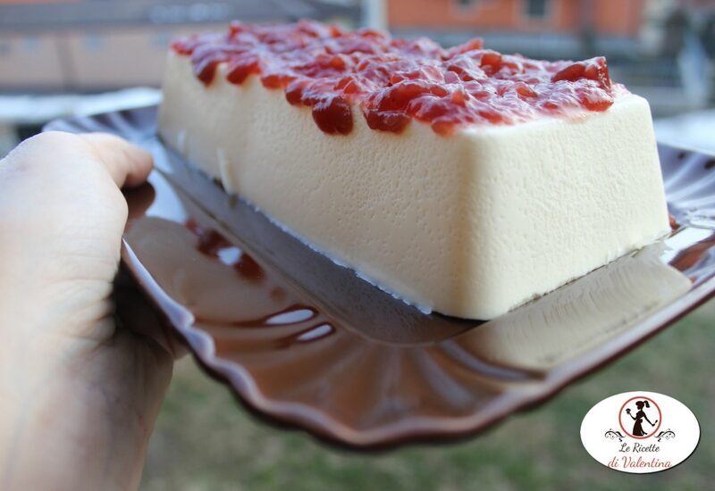 Panna cotta vegetale con marmellata di fragole