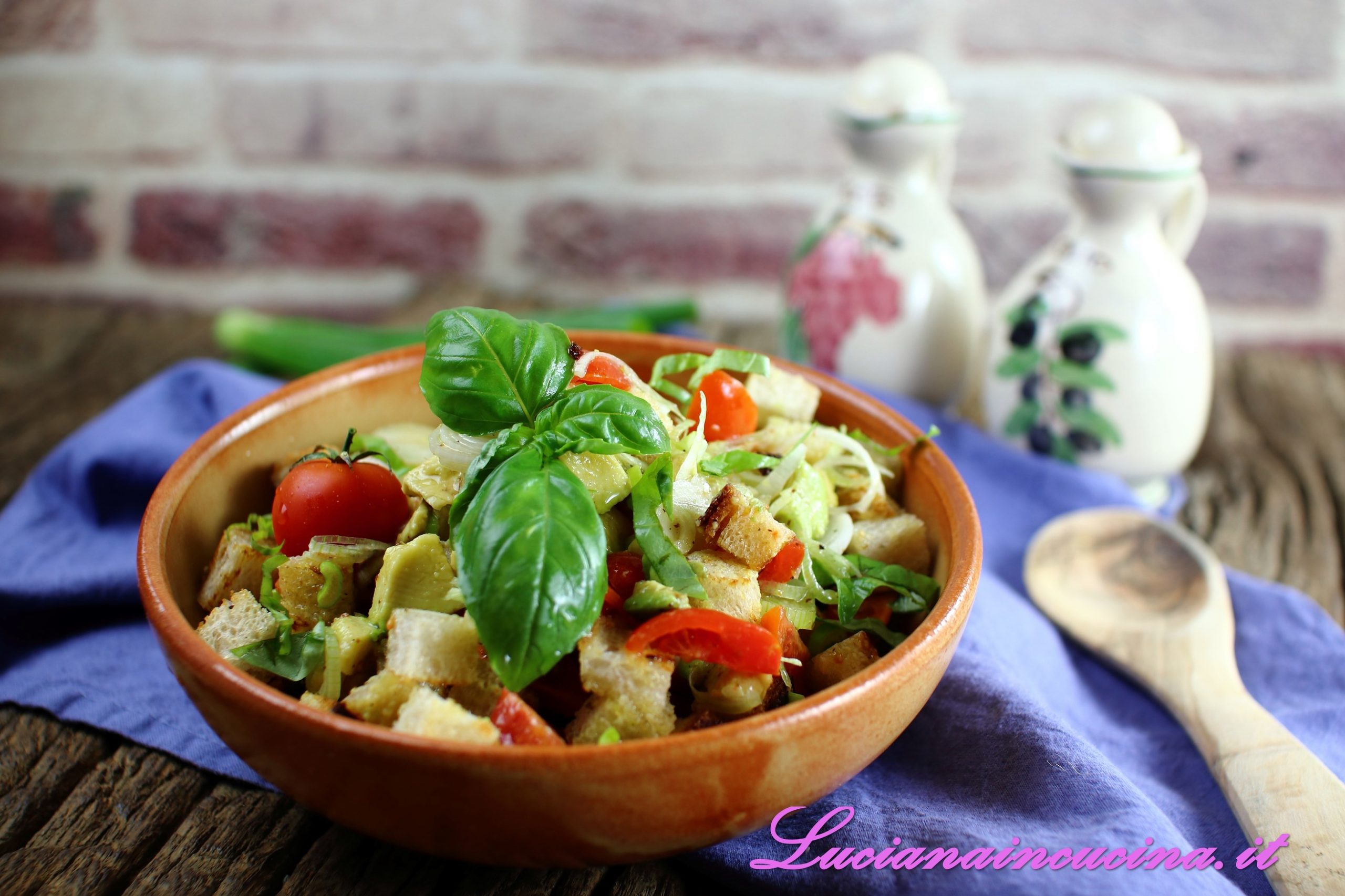 Panzanella all’avocado