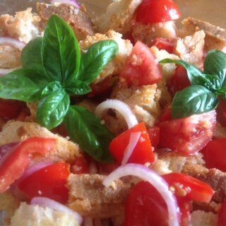 Panzanella che nino manfredi amava talmente da cantarla