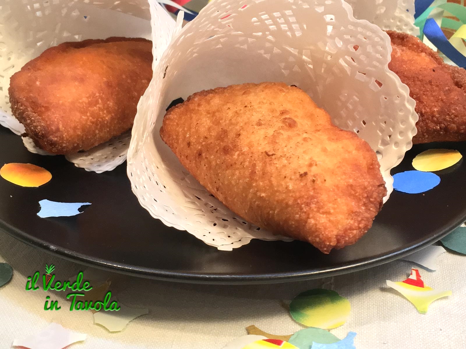 Panzerotti fritti con lm ripieni di zucca, gorgonzola e noci