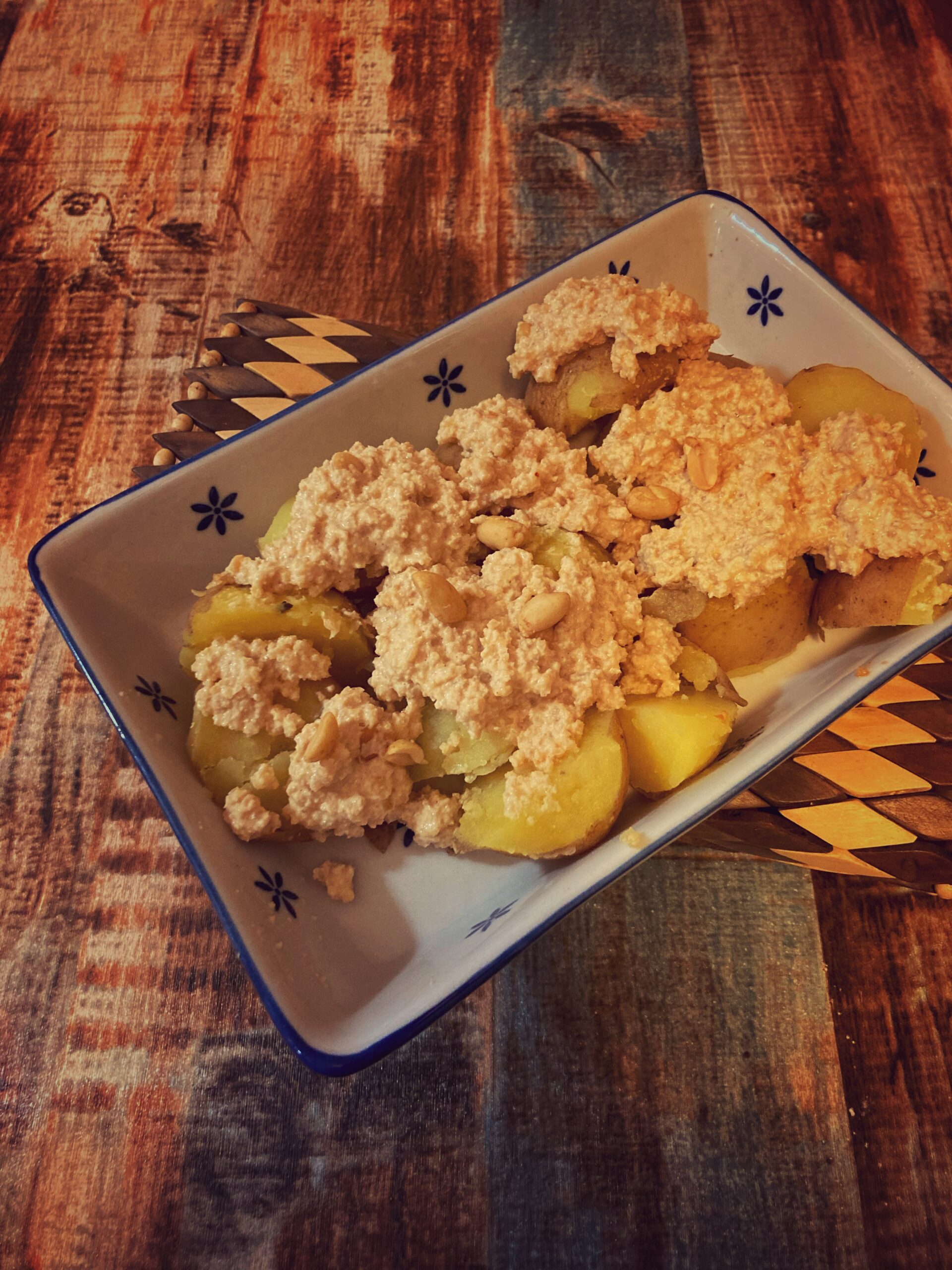 Papas en salsa de maní