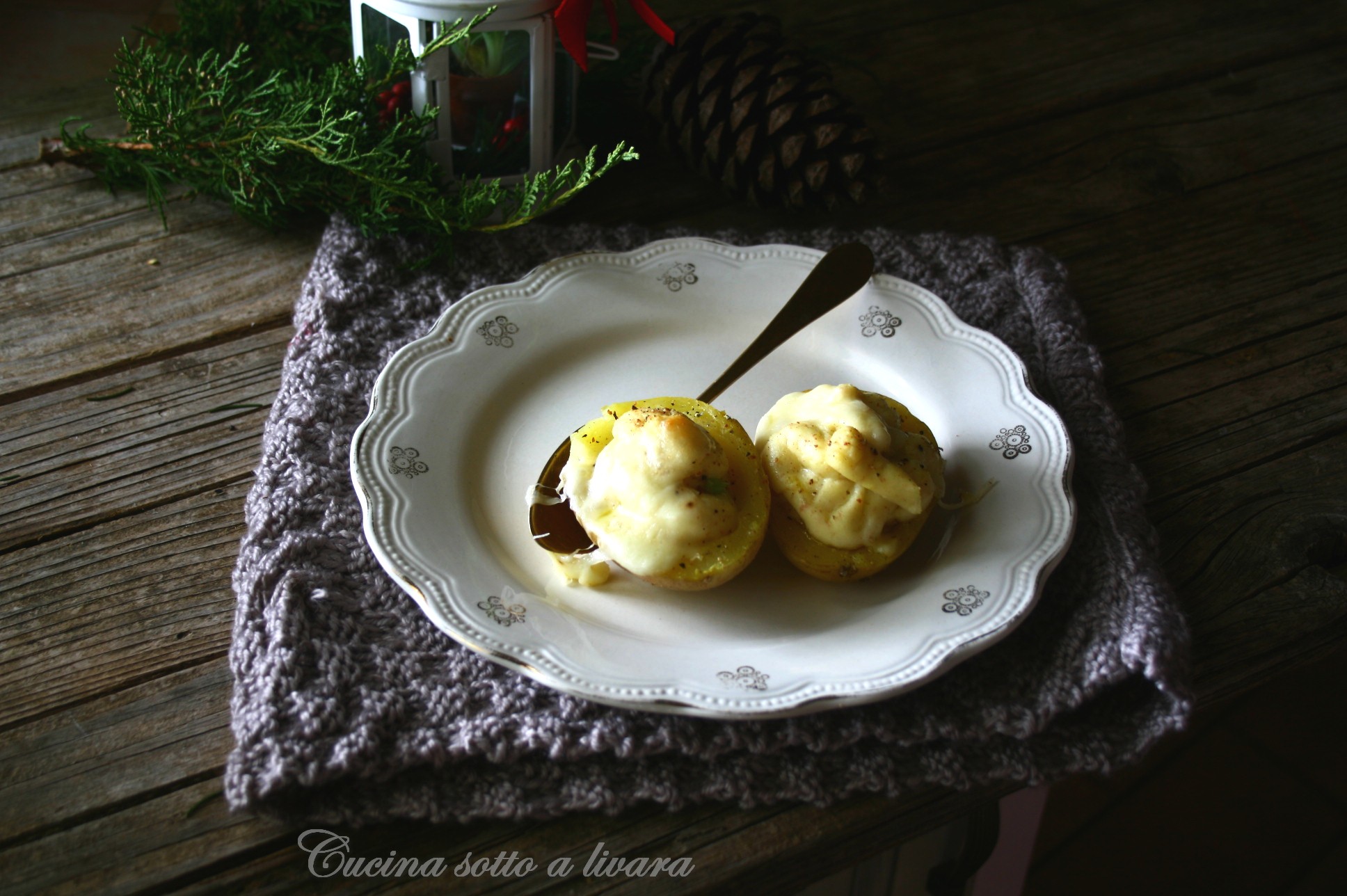 Papate ripiene in forno