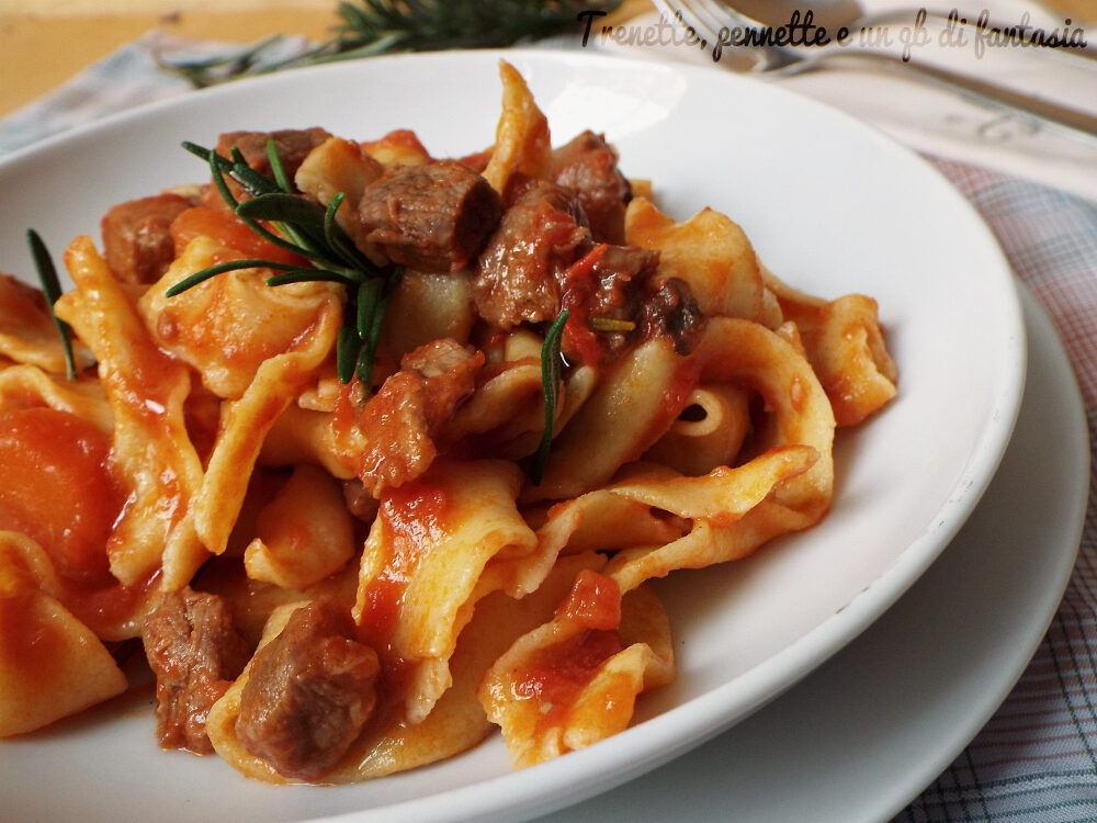 Pappardelle al rosmarino con sugo di cinghiale