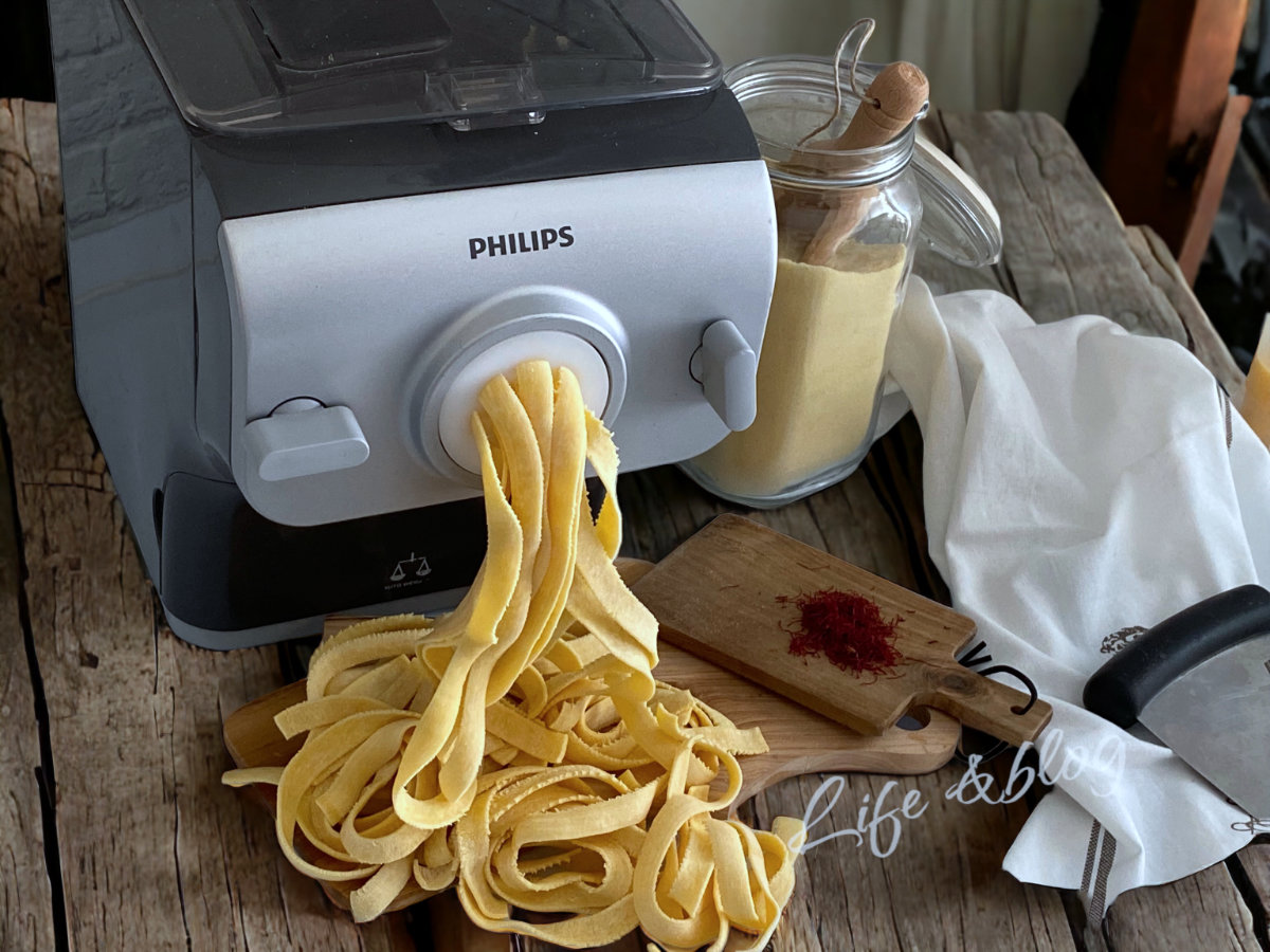 Pappardelle all’uovo con pistilli di zafferano con pasta maker