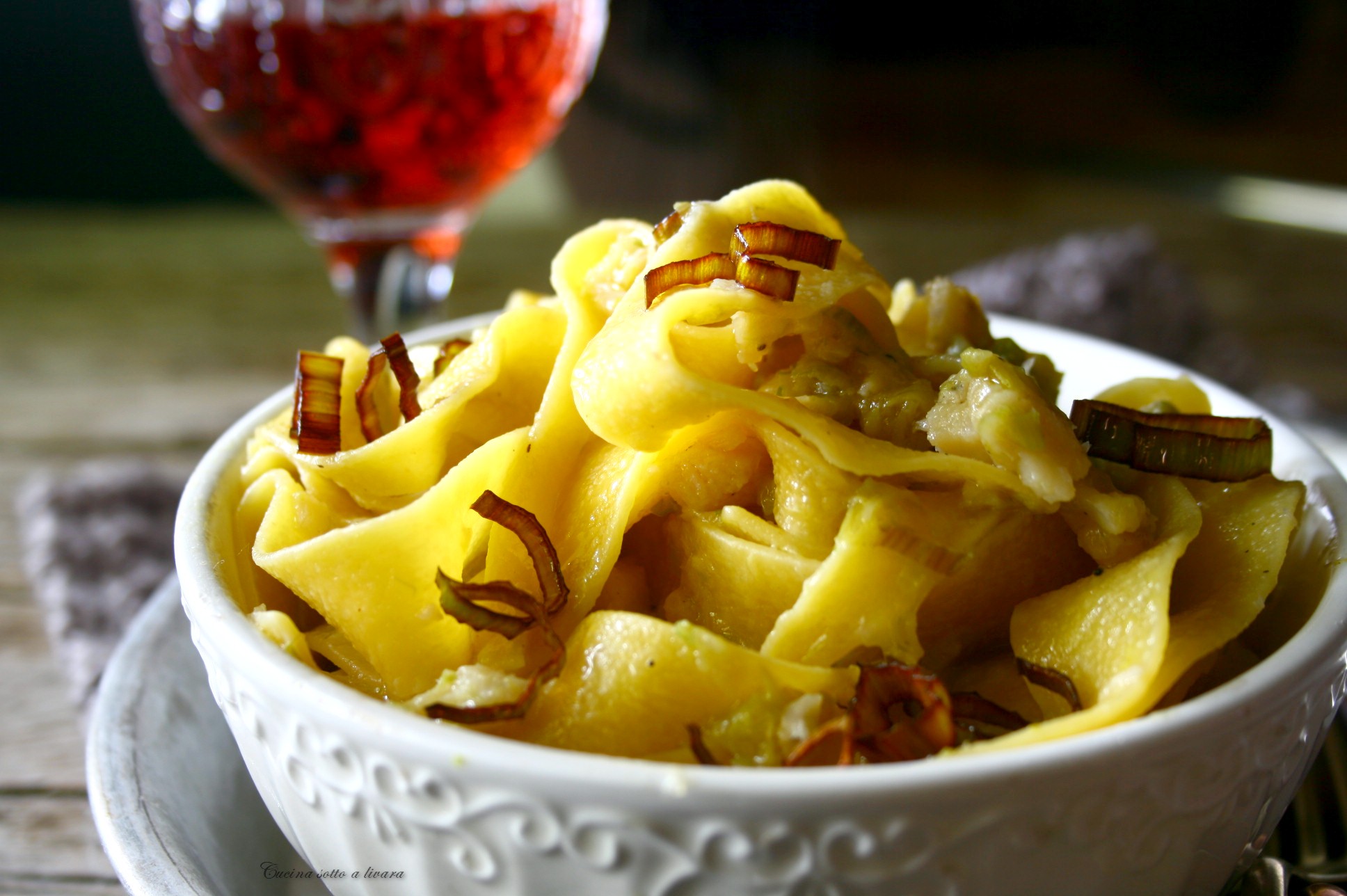 Pappardelle all’uovo con porro e baccala’