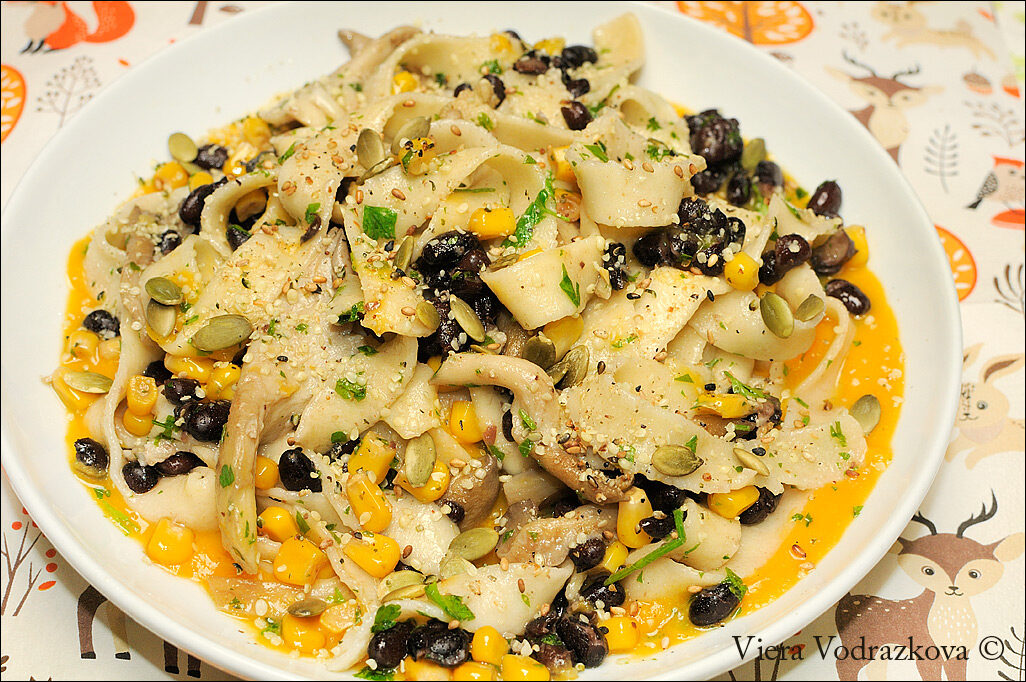 Pappardelle autunnali con fagioli neri e crema di zucca