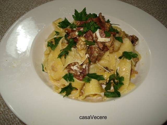 Pappardelle con finferli e guanciale (per 4)