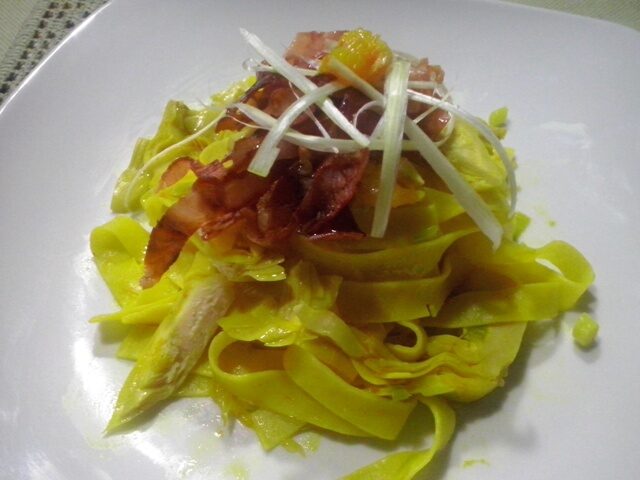 Pappardelle con porri, pancetta e arancia