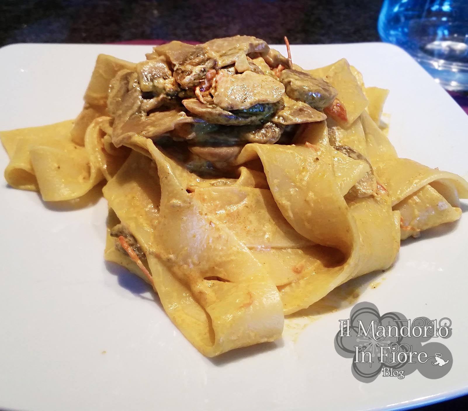Pappardelle panna funghi e curry