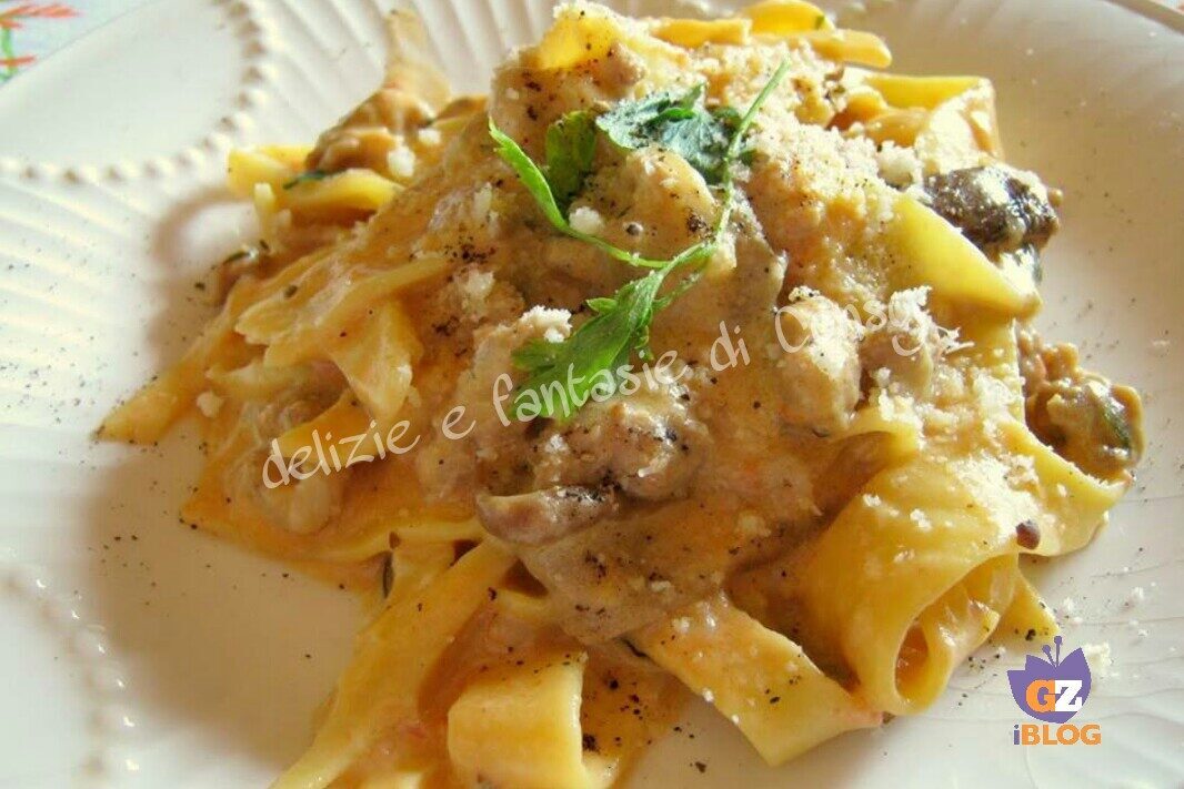 pappardelle porcini e salsiccia